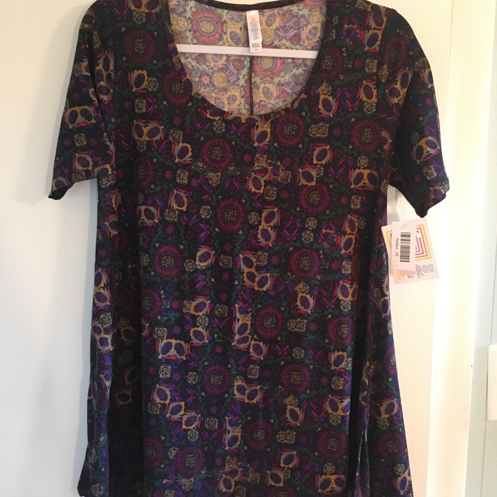 NWT Lularoe Perfect tee, XS